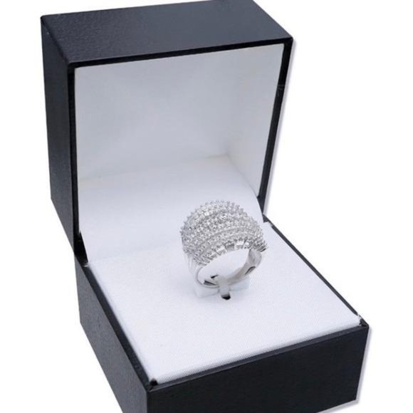 New Princess Cut 18 CT Silver Ring, cute Ring, shiny Ring. - Picture 4 of 4